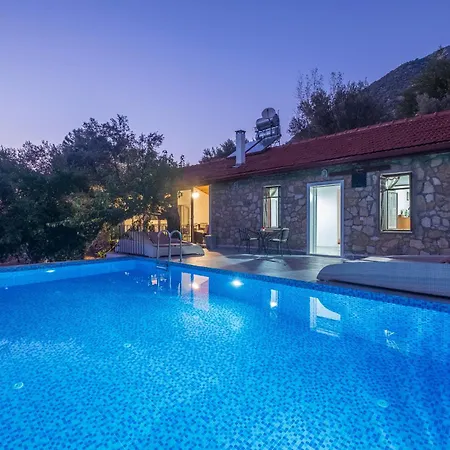 Rose Garden With Private Pool And Jacuzzi Вилла