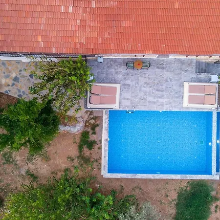Rose Garden With Private Pool And Jacuzzi Villa