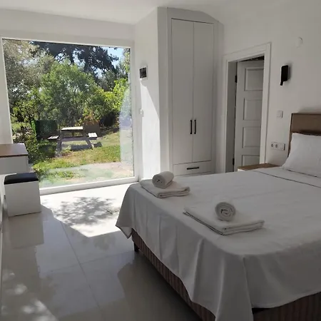 Rose Garden With Private Pool And Jacuzzi *